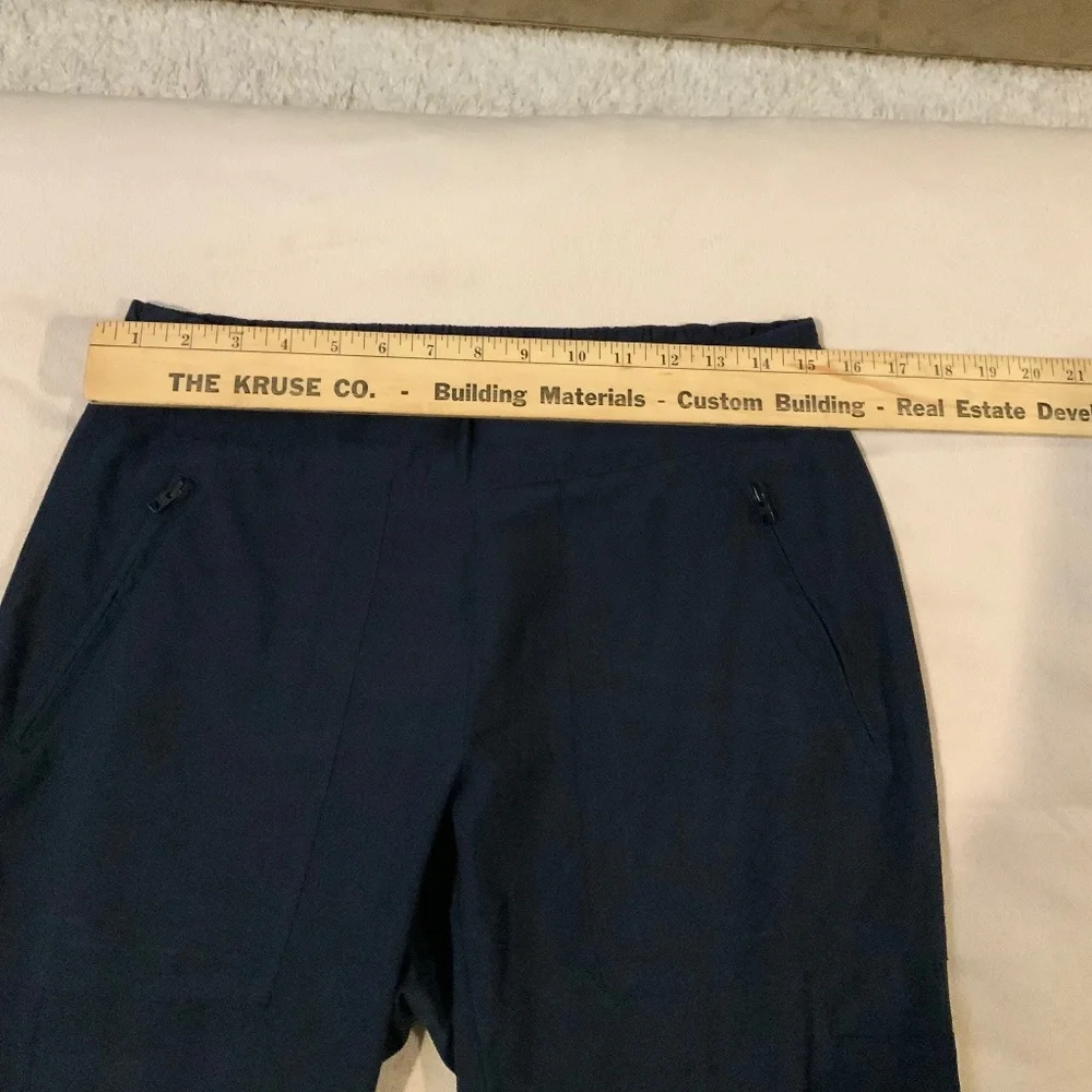 Athleta Blue 8 Lightweight High Rise Cargo pants Adventure Gym Active Sporty